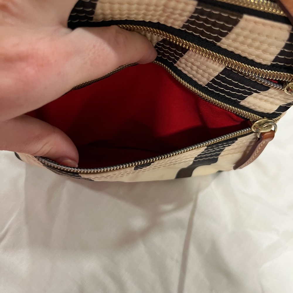 Dooney & Bourke zebra bag - Picture 5 of 5